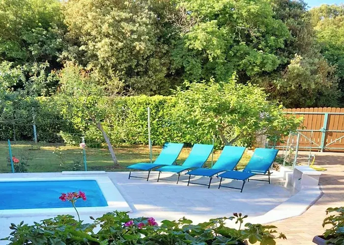 Beautiful Casa Ivana With Pool In Villa *